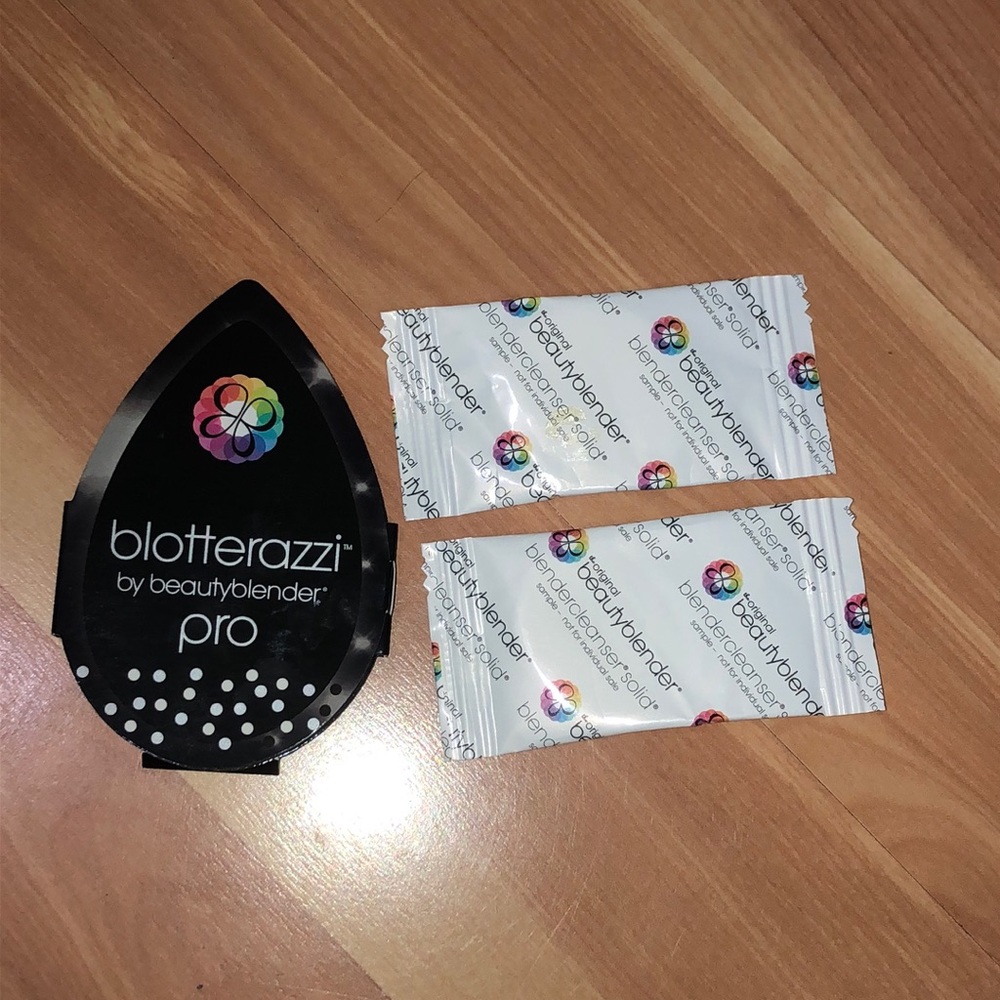 Beauty Blender Bundle - Picture 3 of 3